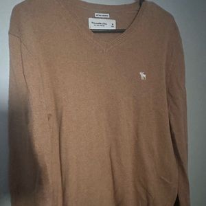 Abercrombie & Fitch men’s medium soft v neck sweater. Cotton cashmere blend.